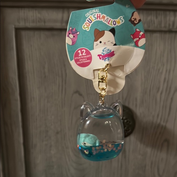 Squishmallows Blue Keychain - Picture 2 of 3